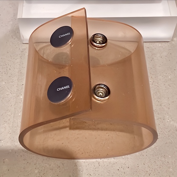 Chanel Vintage Transparent Thick Wide Vinyl Snap Button Bracelet from 2000 - Picture 3 of 11